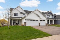 Building Photo - 15651 Fairfield Dr