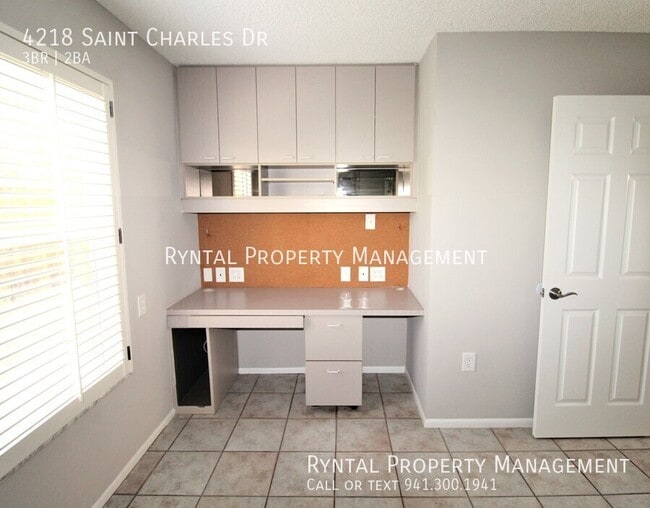 Building Photo - 4218 St Charles Dr