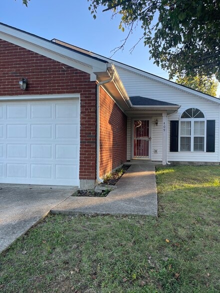 Primary Photo - 409 Colby Ridge Blvd