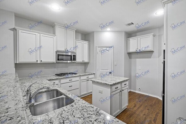 Building Photo - 513 Rustic Oak Ln