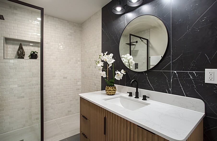 Building Photo - 4224 Brockton Ave