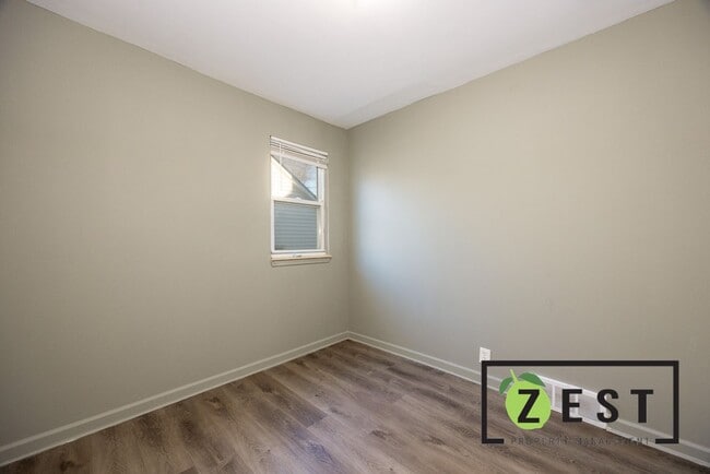 Building Photo - Beautiful house!!!!