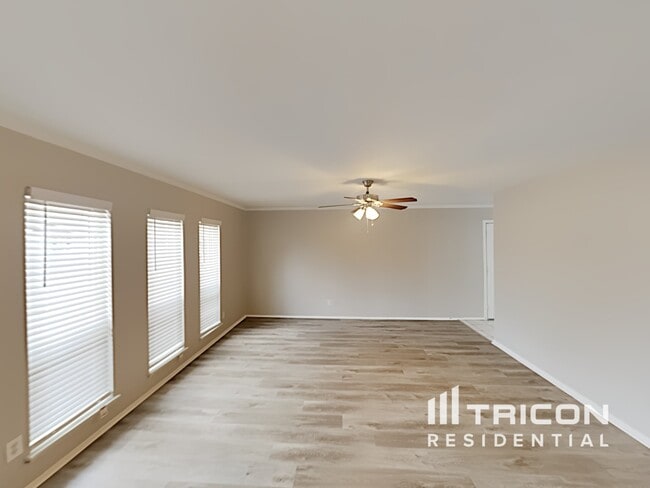Building Photo - 4621 Tarry Dr