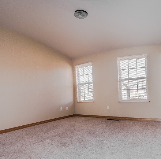 Building Photo - 2864 W Lakewood Dr