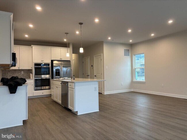 Building Photo - 2646 Tisbury Ln