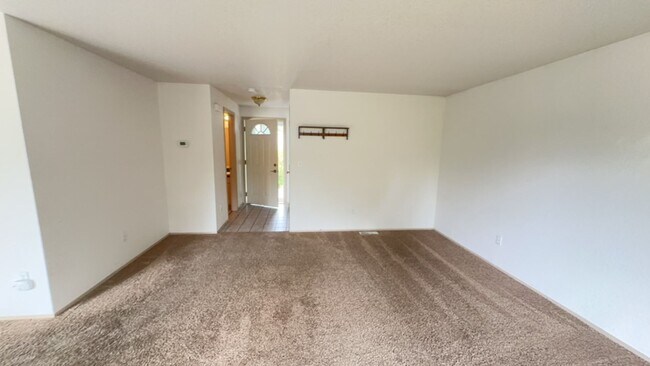 Building Photo - 15325-15327 Berry Valley Rd SE