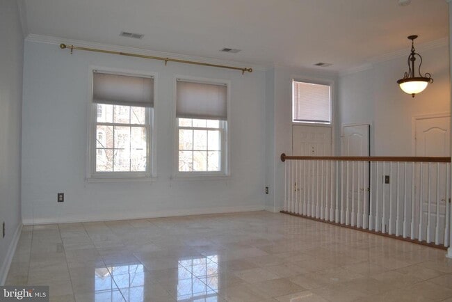 Building Photo - 3947 Valley Ridge Dr