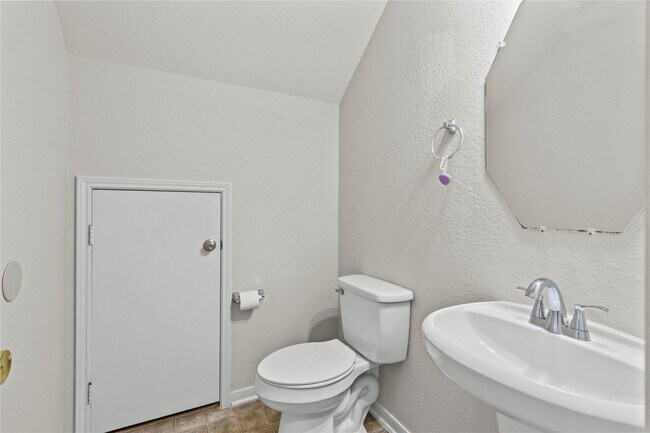 Building Photo - 3202 Dogwood Knoll Trail