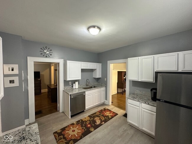 Building Photo - 4130 Rookwood Ave