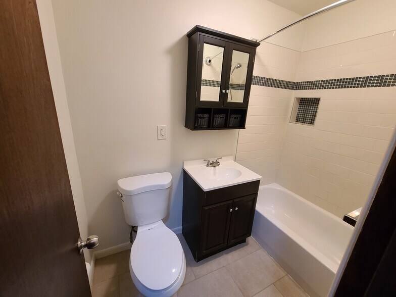 Bathroom - 305 Woodview Ave