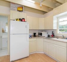 Building Photo - 1153 Kina St