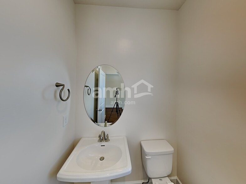 Building Photo - 2368 E Tumbleweed Rd