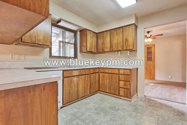 Building Photo - 3 Bed/ 2 Bath Home Near Legacy High School and Firstenburg Community Center