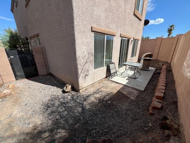 Building Photo - 5693 Point Loma Ct