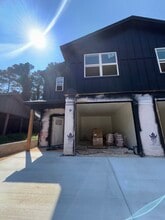 Building Photo - 13366 Garden Lake Rd