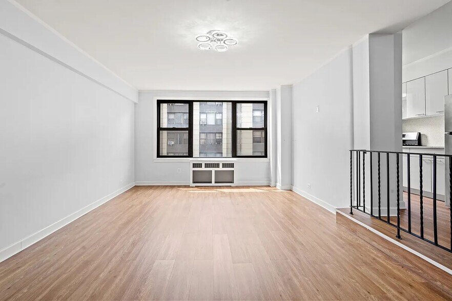 Building Photo - 9834 63rd Dr