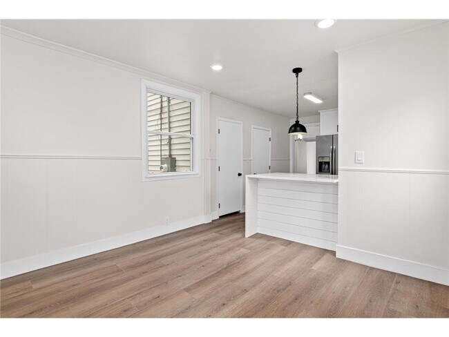 Building Photo - 3401 Pillsbury Ave