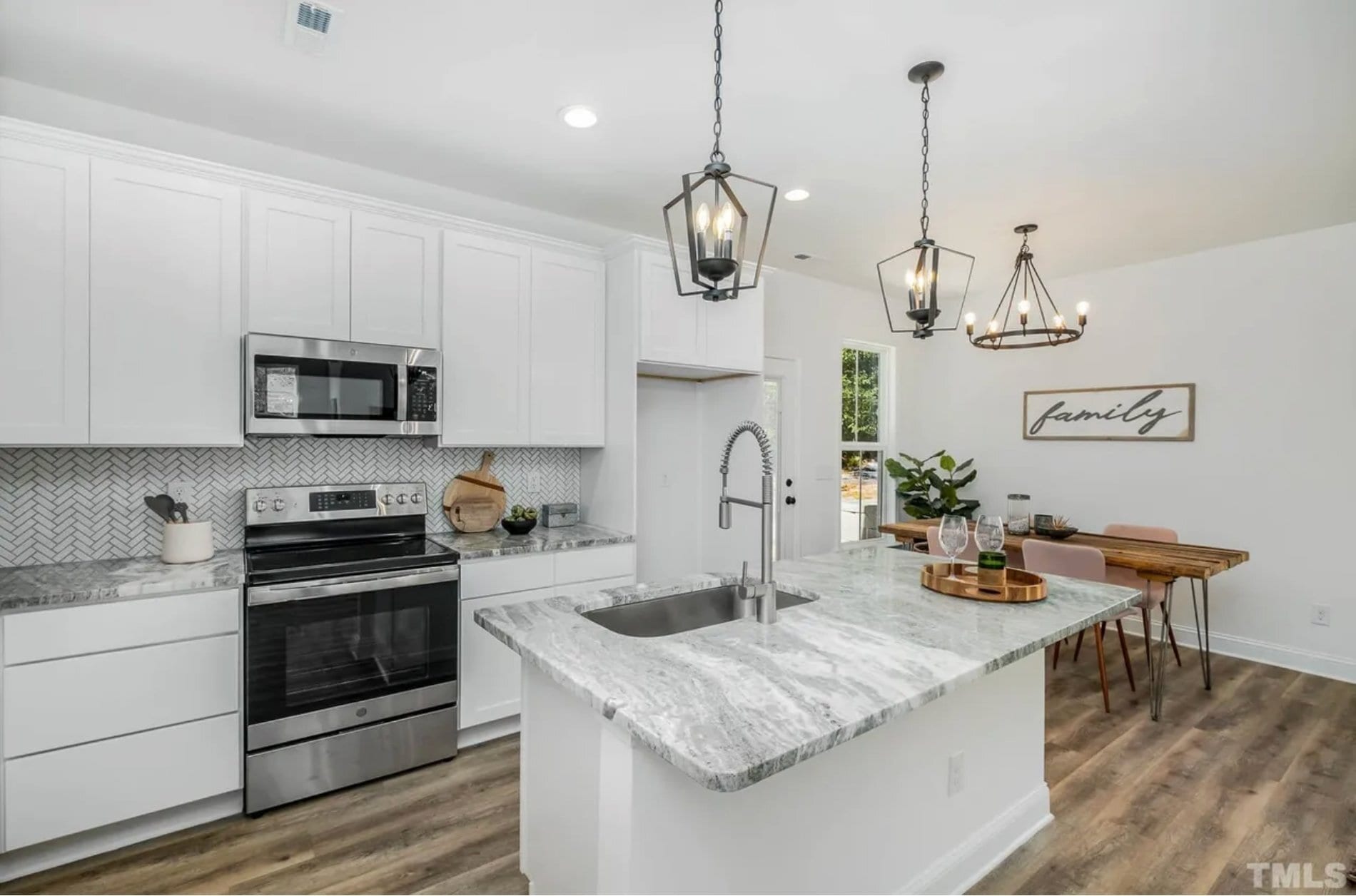 Building Photo - 2807 Cannada Ave