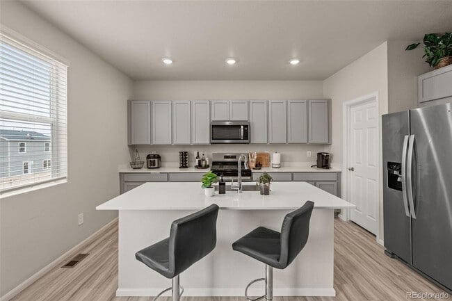 Building Photo - 11437 Splake St