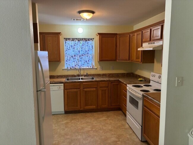 Building Photo - Nice 3 bedroom 2 bathroom home in North Little Rock