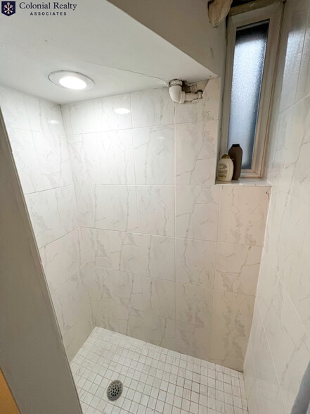 Building Photo - 90 Charles St