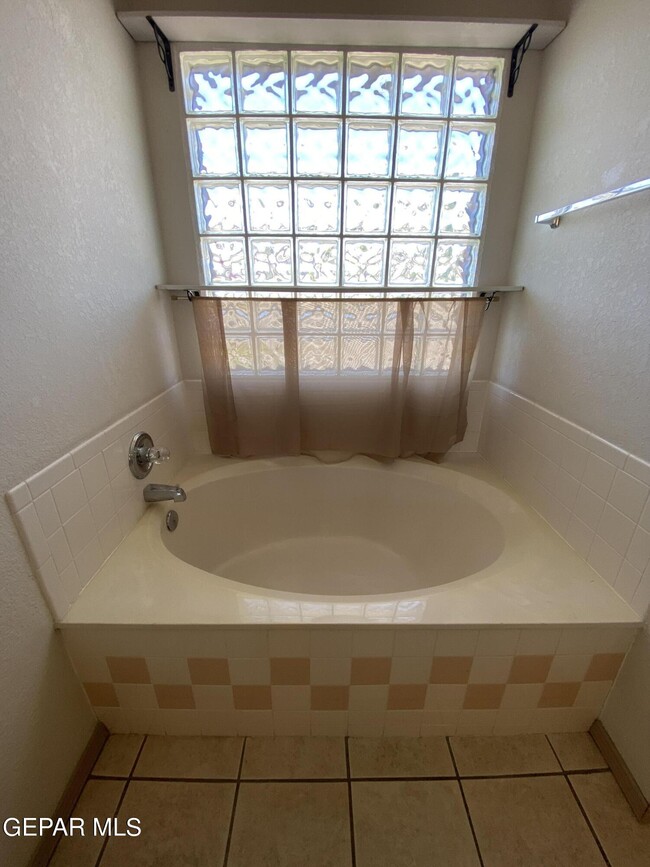 Building Photo - 7283 Luz De Paseo Ct