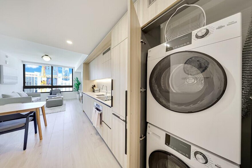 Building Photo - 40 NW 3rd St