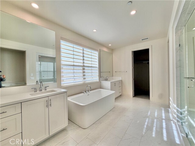 Building Photo - 321 Brimwood