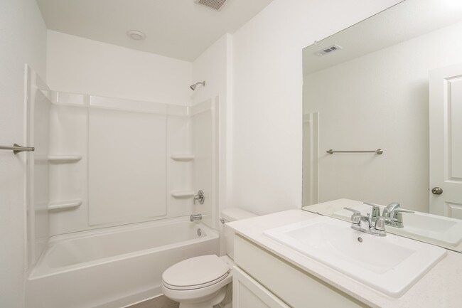 Building Photo - 732 Magnolia Creek Dr