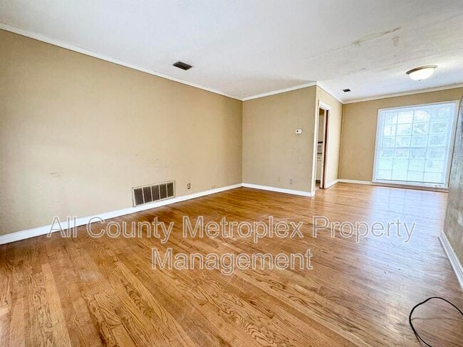 Building Photo - 315 Hillside Ave