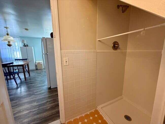 Building Photo - 176 Pocono Rd