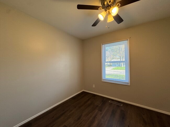 Building Photo - 1917 Southwood Dr