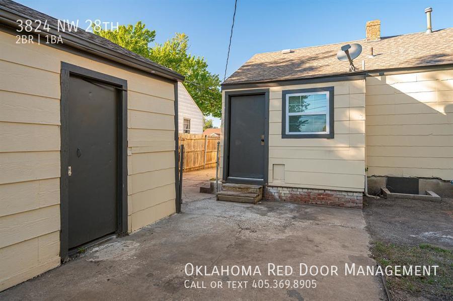 Building Photo - 3824 NW 28th St