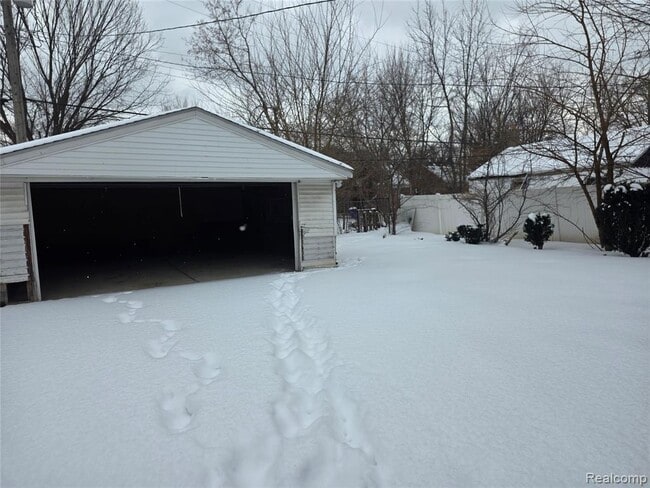 Building Photo - 12920 Payton St