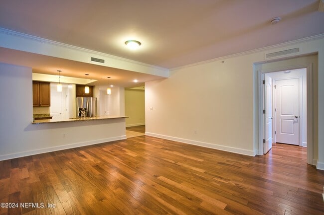 Building Photo - 525 3rd St N