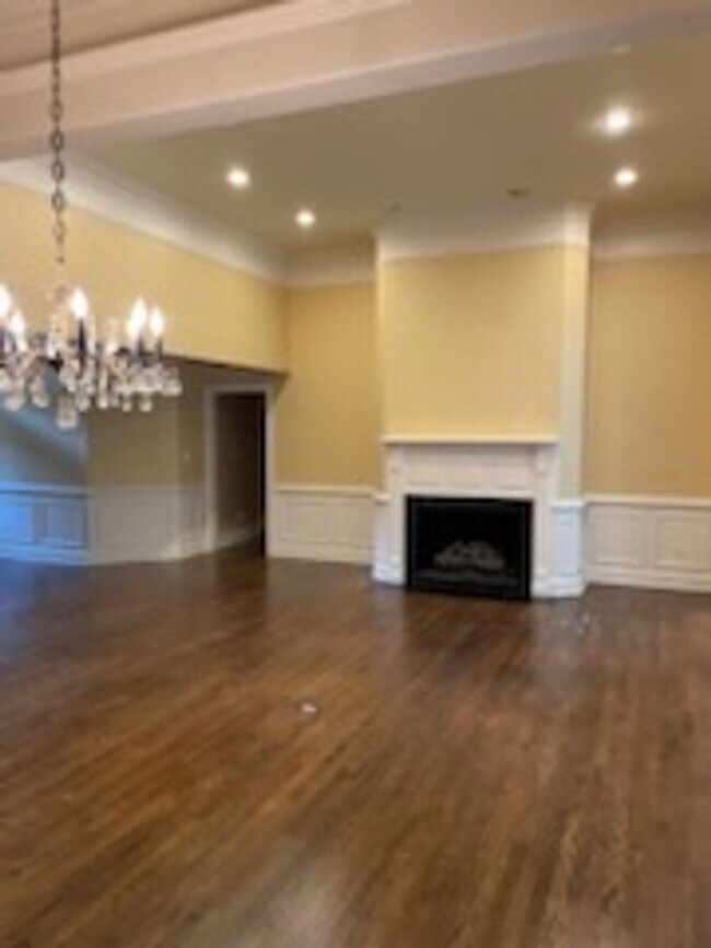 Building Photo - 255 Stonewood Dr