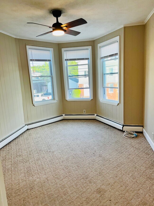 Building Photo - 1303 Cranston St