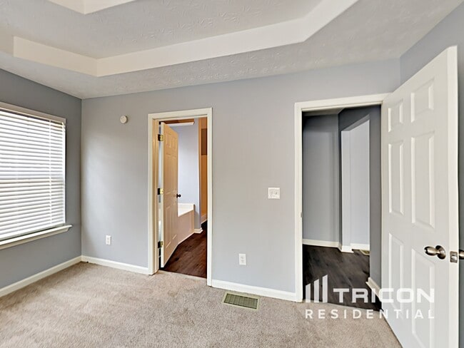 Building Photo - 6821 Hickory Hollow Dr