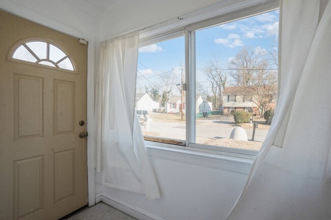 Building Photo - 7709 Ravine Dr