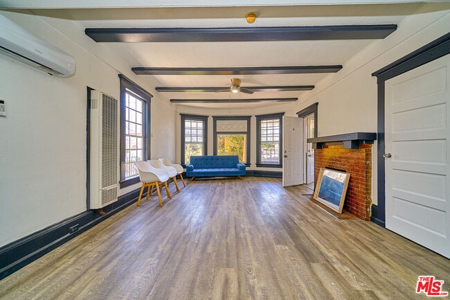 Building Photo - 1347 Valencia St