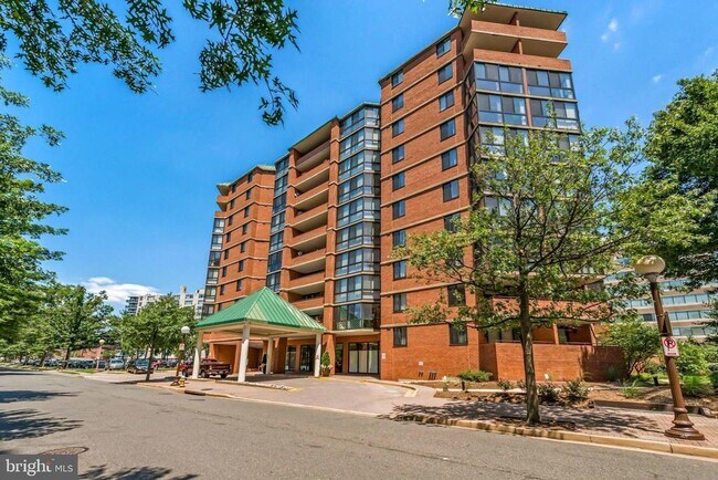 Building Photo - 1001 N Randolph St