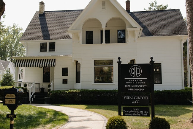 Building Photo - 193 Green Bay Rd