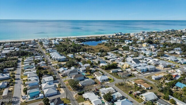 Building Photo - 19909 Alta Vista Dr