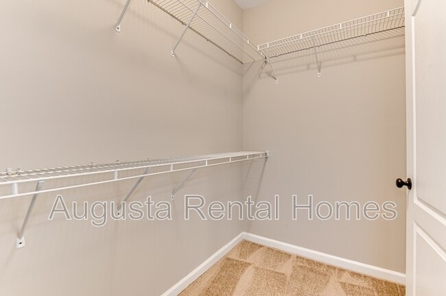 Building Photo - 812 Oshields Ct
