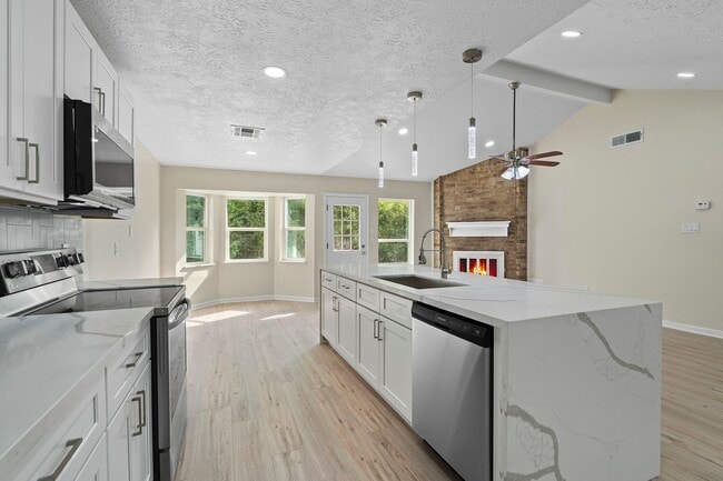 Building Photo - 335 Haymarket Ln