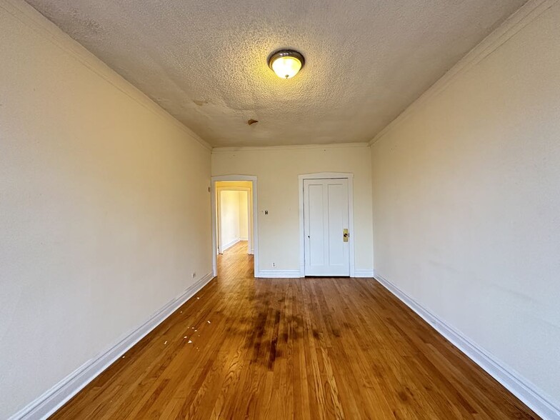 Building Photo - 1542 N Kedzie Ave