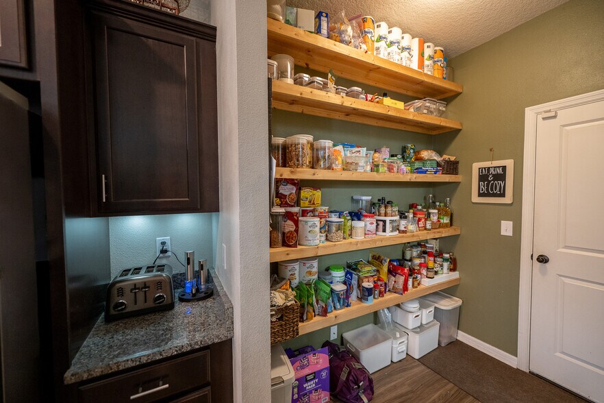 Building Photo - 10509 Laguna Plains Dr