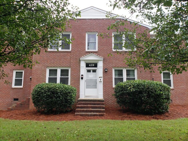 Building Photo - 419 Banks St