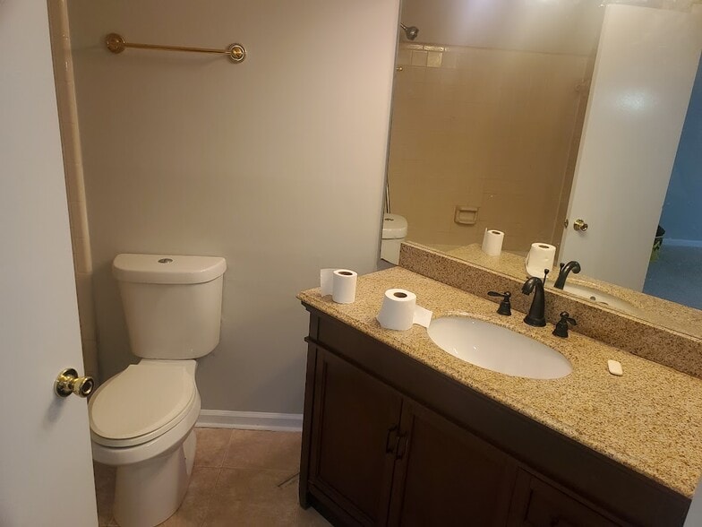 Building Photo - 509 Glenleaf Dr