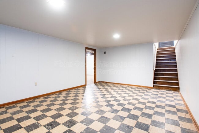 Building Photo - 6102 E Oakwood Dr